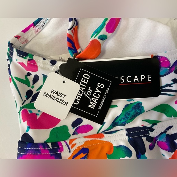 NWT Macy’s Island Escape Ruffled Waist-Minimizer Tankini, size: 6 - Picture 4 of 6